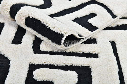 Madu Abstract Maze Geometric Powerloom Rugs - Contemporary White & Black
